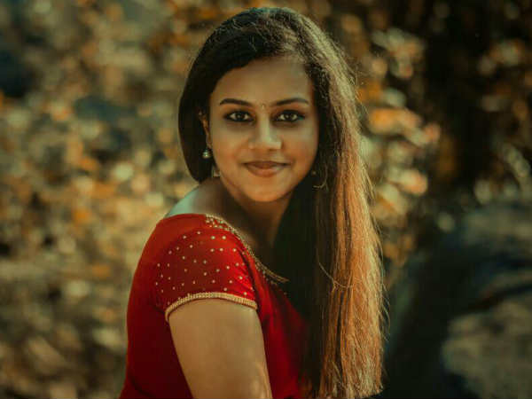 പാട്ടും മോഡലിങ്ങും