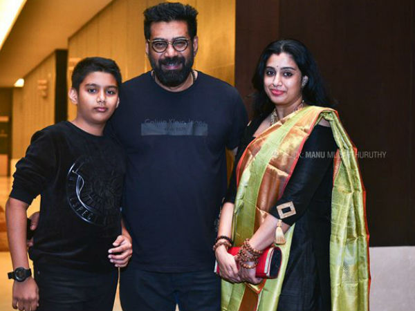 താരദമ്പതിമാരുടെ മകന്