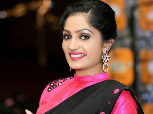ആര്യയോട് അഭ്യര്ത്ഥനയുമായി ആരാധകര്