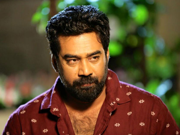 പടയോട്ടത്തിന്റെ മാസ് പോസ്റ്റര്