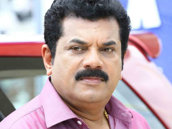 കാര്യക്കാരനായി മുകേഷ്