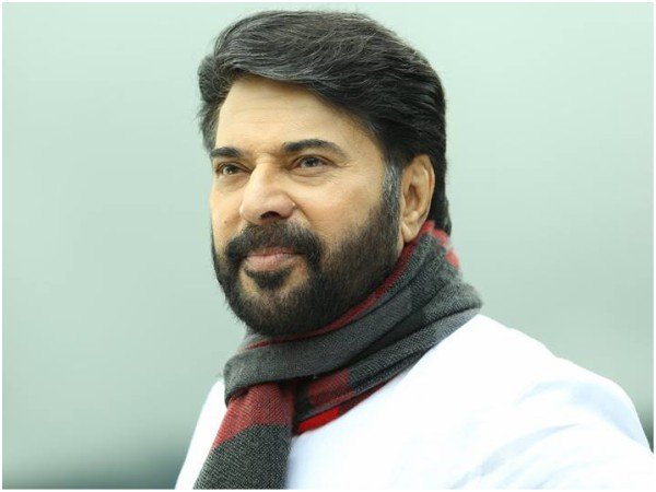 ആദ്യമേ മമ്മുട്ടിയെ തന്നെയാണോ അങ്കിളായി ഉദ്ദേശിച്ചത്? അദ്ദേഹത്തിന്റെ കടന്നുവരവ് എങ്ങനെയാണ് ഈ ചിത്രത്തെ സ്വാധീനിച്ചത്?