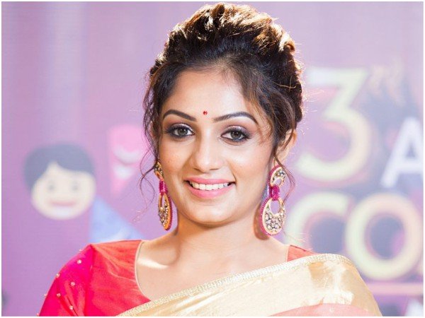 മകളെ കാത്തിരിക്കുന്നു