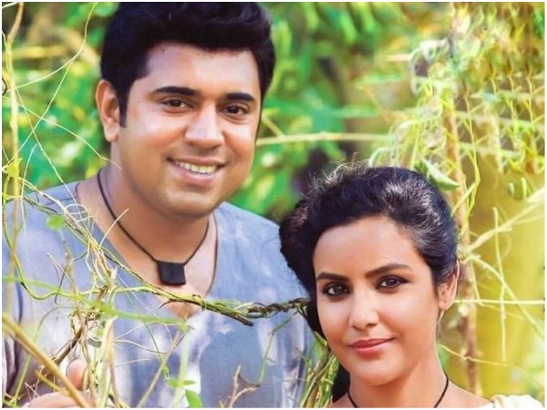 പൃഥ്വിരാജ് ചിത്രത്തില് നിന്നും നിവിന് പോളിക്കൊപ്പം