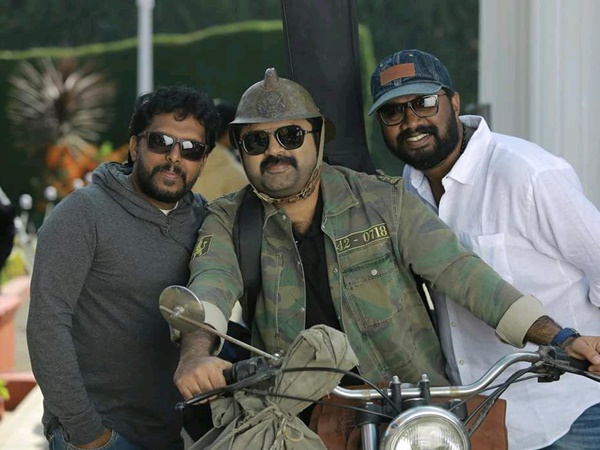 പാവയില് നിന്നും വ്യത്യസ്തമാണ് എന്റെ മെഴുതിരി അത്താഴങ്ങളുടെ പ്രമേയം. എങ്ങനെയാണ് ഇതിലേത്ത് എത്തിയത്.