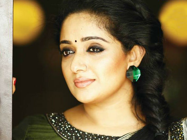 ഉറച്ച പിന്തുണയുമായി കാവ്യ