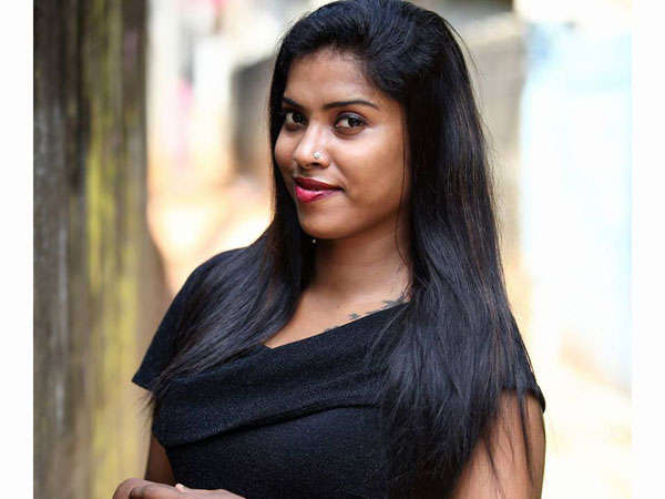 പൊട്ടിക്കരഞ്ഞ് മത്സരാര്ത്ഥികള്