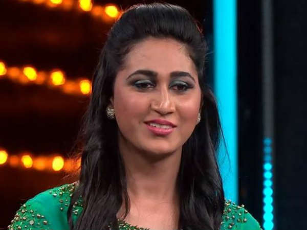 എന്റെ വഴിക്ക് വിട്ടേക്കണം