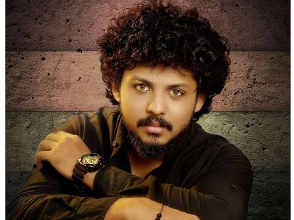 സംശയത്തോടെ വീക്ഷിച്ചു