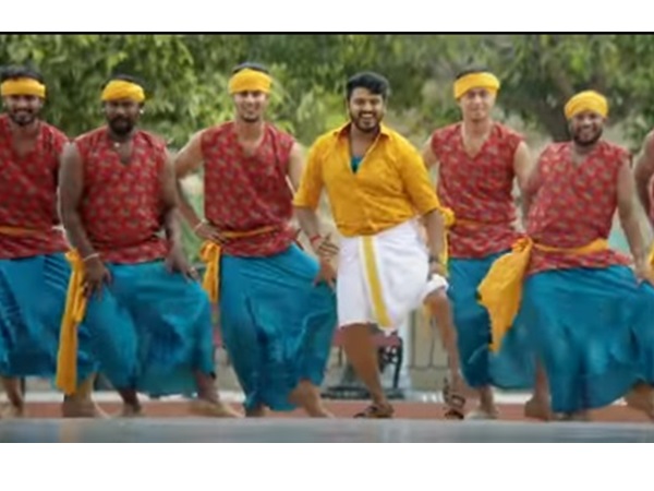 oru pazhaya bomb kadha oru pazhaya bomb kadha