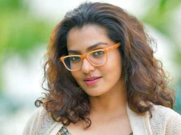 ആർക്കും ഒരു ദേഷത്തിനില്ല