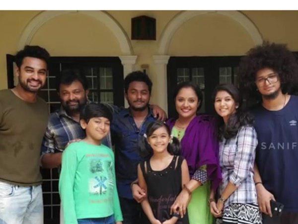 സോഷ്യല് മീഡിയയുടെ പിന്തുണ