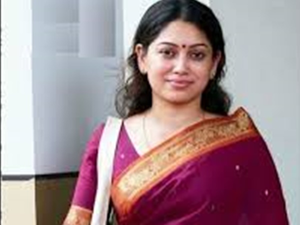 മകനൊപ്പം പ്രവര്ത്തിച്ചപ്പോള്