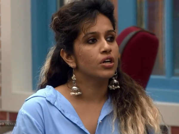ചാനലുകാർ തമ്മി തല്ലിക്കുന്നു