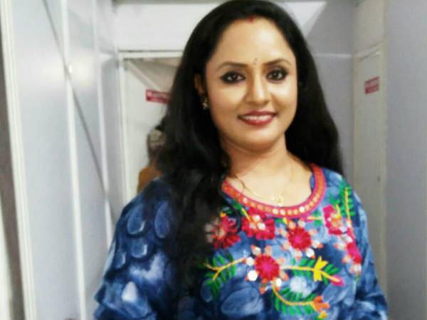 സംവിധായകനെ മാറ്റി