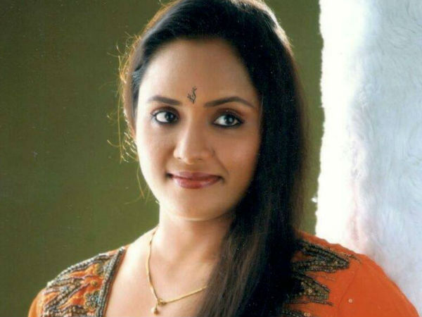 ശ്രീകണ്ഠൻ നായർ മറുപടി പറയണം