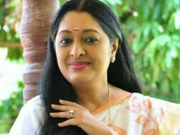 മാധ്യമങ്ങളുടെ മുന്നിലെ പ്രകടനം