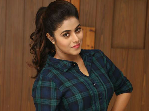 നീനയെ മനോഹരമാക്കാന് സഹായിച്ചു