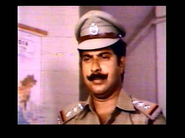 ട്രോളുകള് കാണാറുണ്ട്