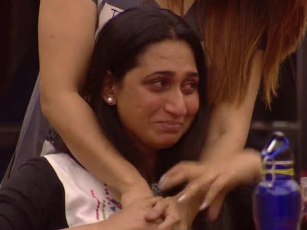 അപ്രതീക്ഷിത പുറത്തു പോക്കൽ