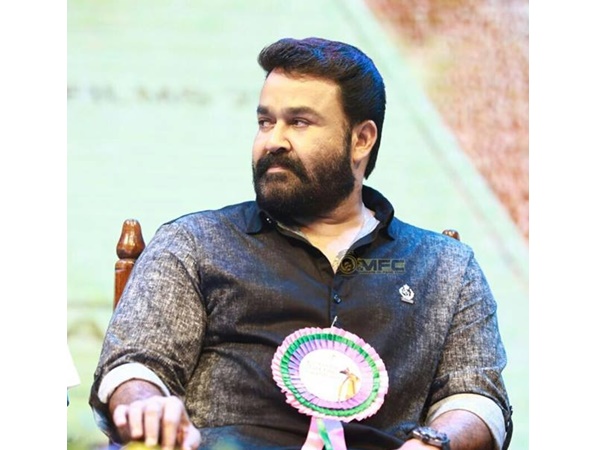 പോലീസുകാര് തടഞ്ഞു