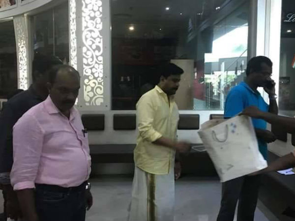പാവപ്പെട്ടവര്ക്കൊപ്പം തന്നെ
