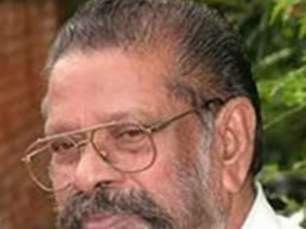 അര്ജുനന് മാസ്റ്ററെ ആദരിച്ചു