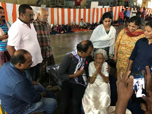 ട്യൂബ് ഉപയോഗിച്ചുളള രക്ഷാപ്രവർത്തനം