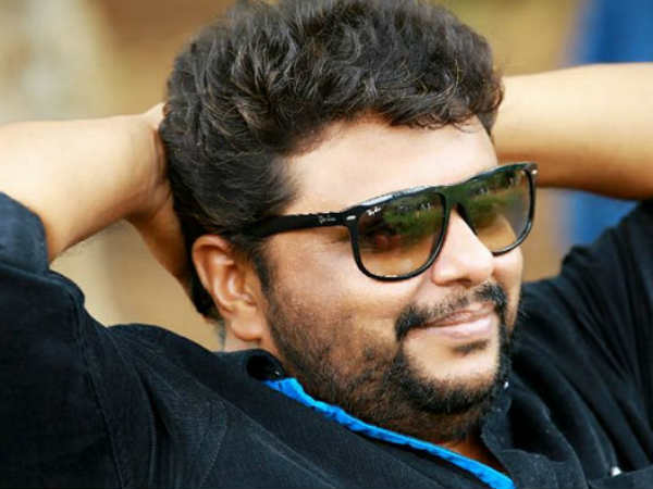 700 കോടി