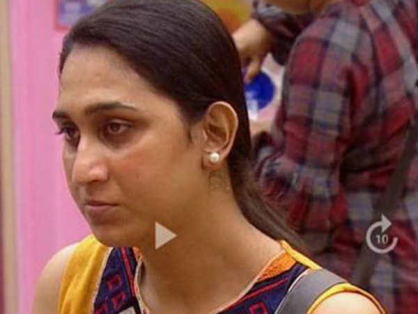 രാത്രിയിൽ വിളിപ്പിച്ചു