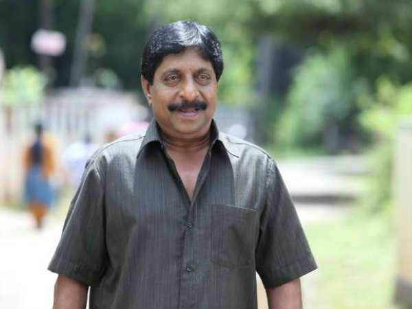വിനിതിനെ ട്രോളി ശ്രീനിവാസൻ
