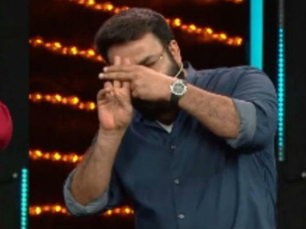 ആളുകള് കാണുന്നുണ്ട്