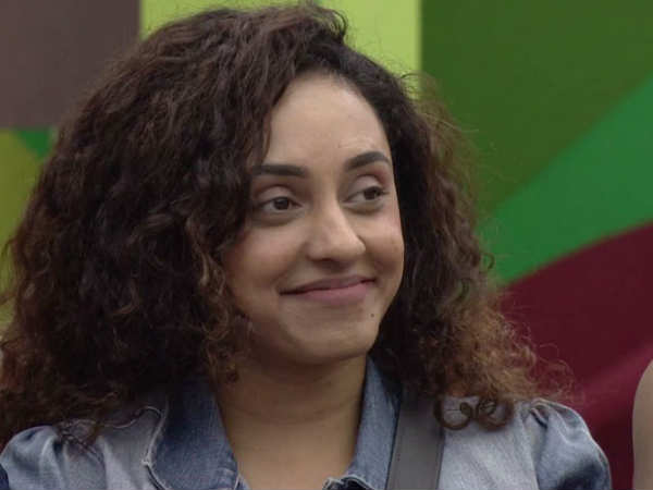 ഹിമ യജമാനത്തി ചമയുന്നു