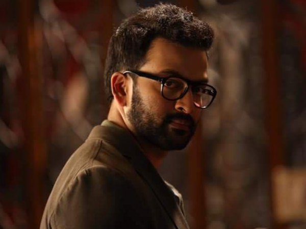 മോഹൻലാലിന്റെ കൂട്ട് പിടിച്ച് പൃഥ്വിയ്ക്ക് അടി