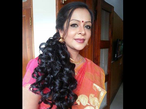 അതിന് ആരും തടസം നില്ക്കുന്നില്ല.