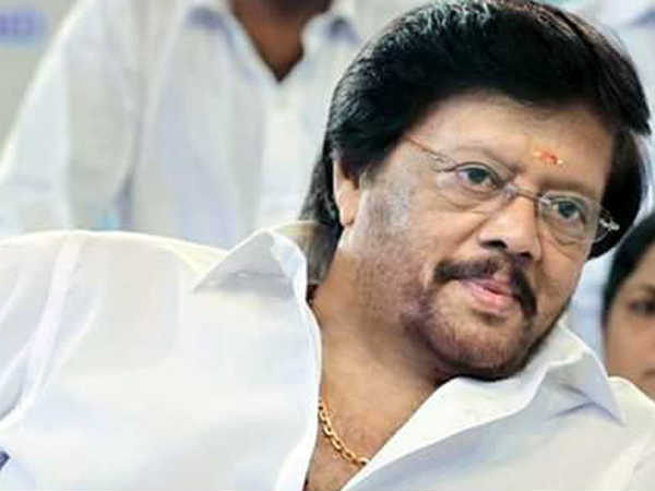 പുലർച്ചെവരെ വാതിൽ മുട്ടി