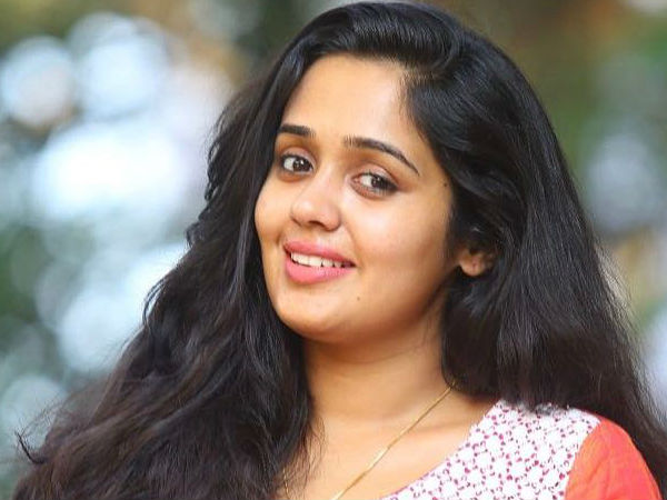 സെലിബ്രിറ്റി സാറ്റസിന്റെ ഗുണങ്ങള് എടുക്കാറുണ്ടോ?