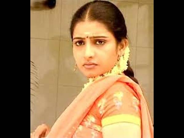 ജൂനിയര് ആര്ടിസ്റ്റില് നിന്നും തുടക്കം