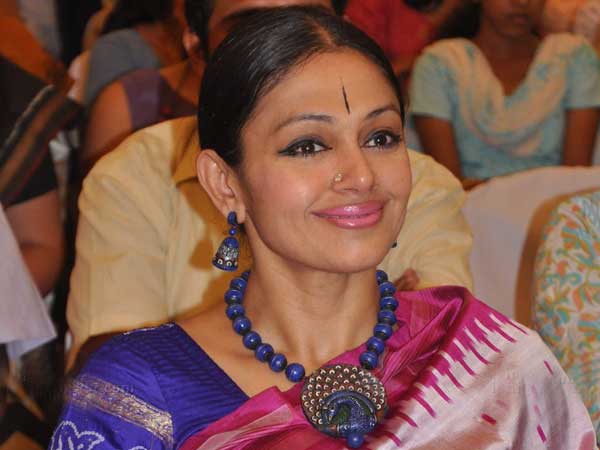 സിനിമ ഉപേഷിച്ചു