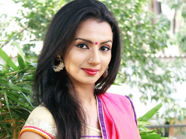 സെറ്റിൽ കെട്ടിപ്പിടിച്ചു