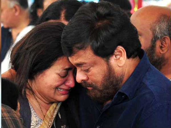 പൊട്ടിക്കരഞ്ഞ് സുമലത