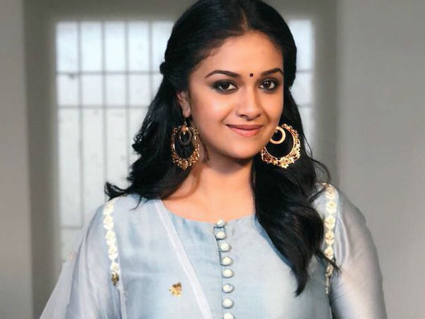 സോഷ്യൽ മീഡിയയിൽ സജീവം