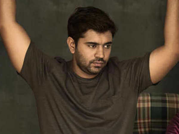 ചുവരിൽ ചേർത്തുളള അടി