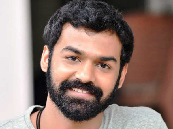 താരനിര