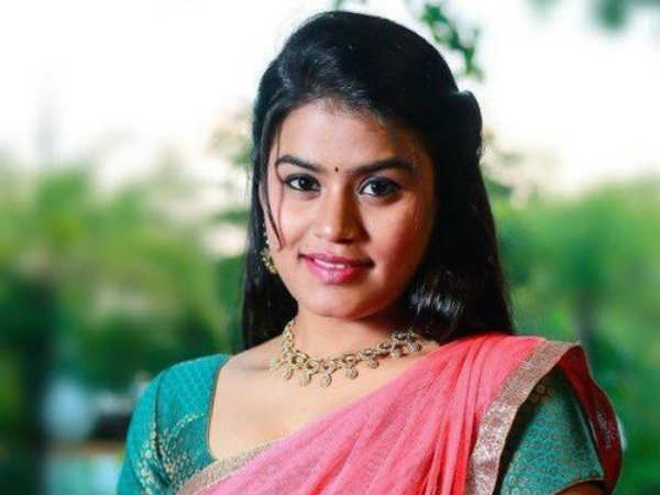 നടി സന്തോഷവതിയായിരുന്നു