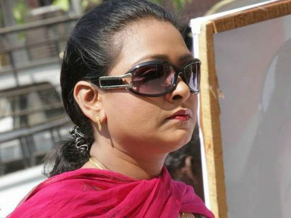 സില്ക് സ്മിതയ്ക്ക് പകരം