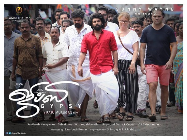ലുക്ക് പൊളിച്ചുവെന്ന് ആരാധകര്