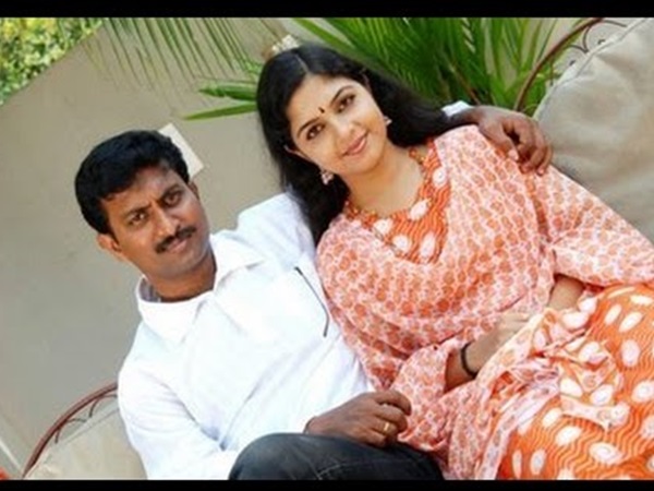 വിവാഹം ആഘോഷിച്ച് മുന് ഭര്ത്താവ്