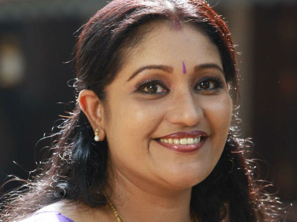 തെസ്നി ഖാന്