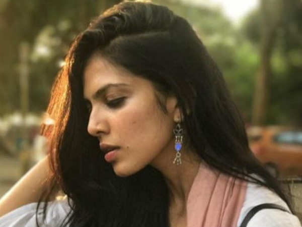 കംഫർടബിളാക്കാൻ നോക്കി